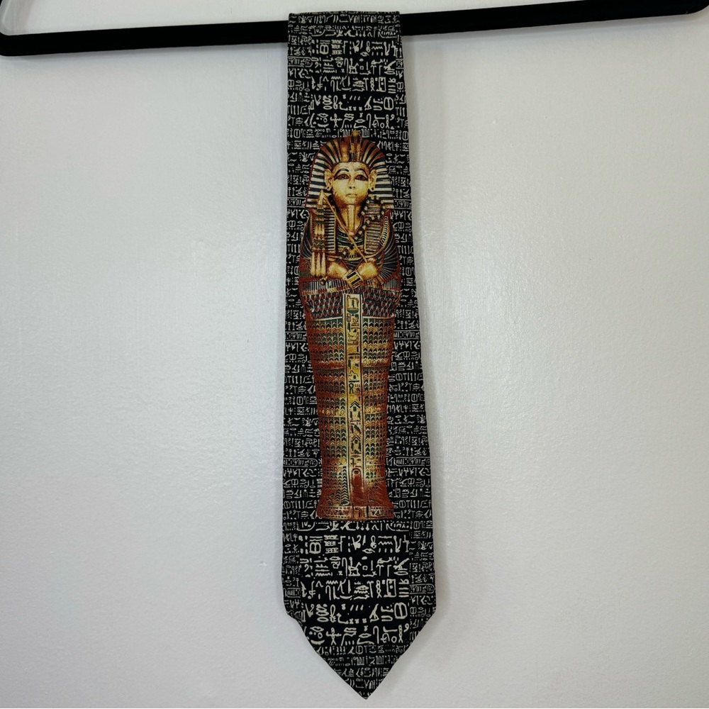Museum Artifacts Novelty Handmade All Silk Tie